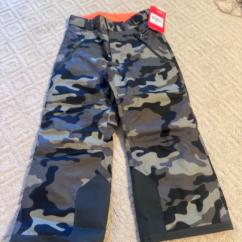 Unisex North face kids snow pants! ❄️